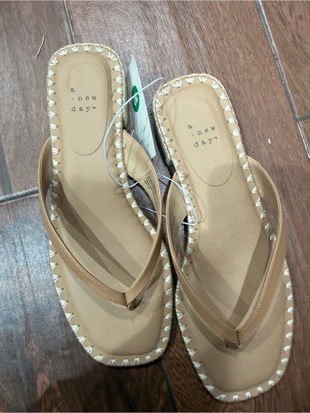 a new day Women's Tan Thong Sandals size 10 NWT